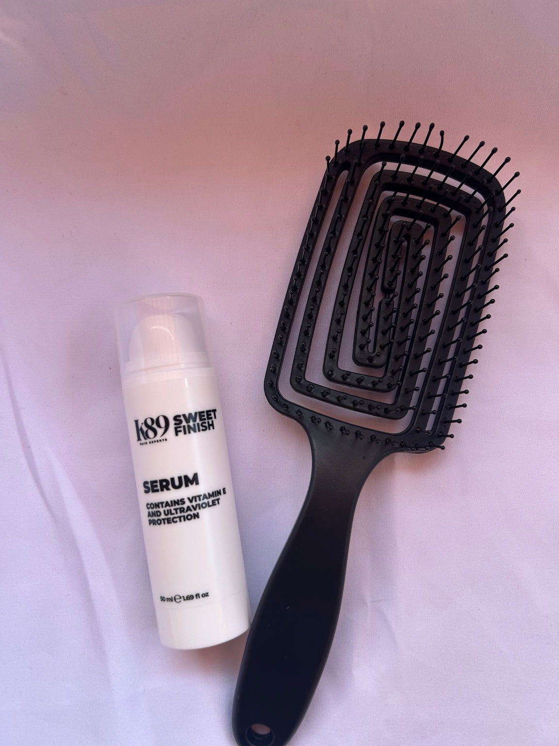 K89 Sweet Finish Serum + Cepillo Desenredante Profesional
