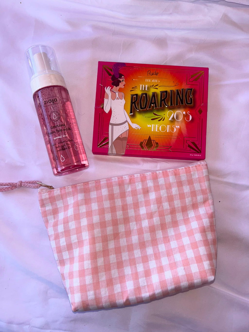 Set Maquillaje Verano · Paleta Rude Neons + Limpiador + Neceser